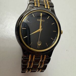 Vintage 1980’s Seiko Black and Gold Men's Watch
